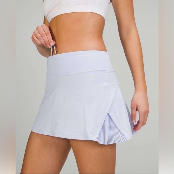 Lululemon Play Off the Pleats Mid-Rise Golf Tennis Skirt Pastel Blue Sz 10 Rare - Picture 2 of 9